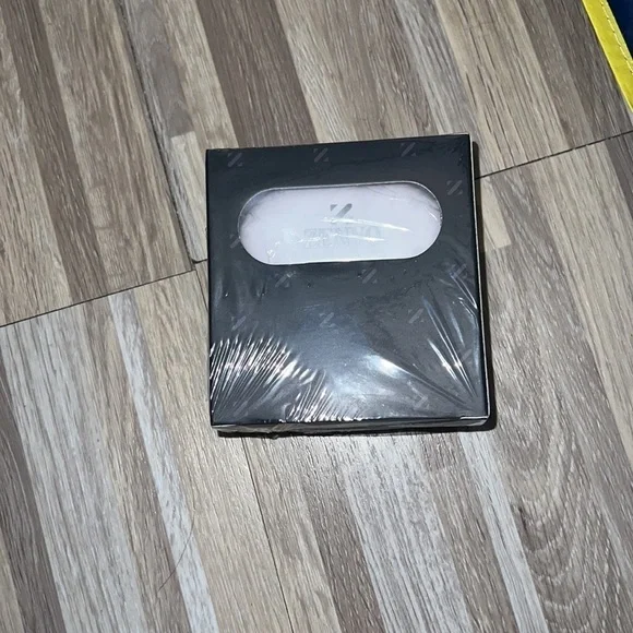 Zenvo polar white wireless earbuds